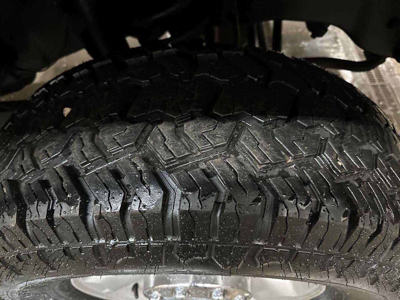 Ford Super Duty F-250 SRW 4WD SuperCab 142" Lariat 2011