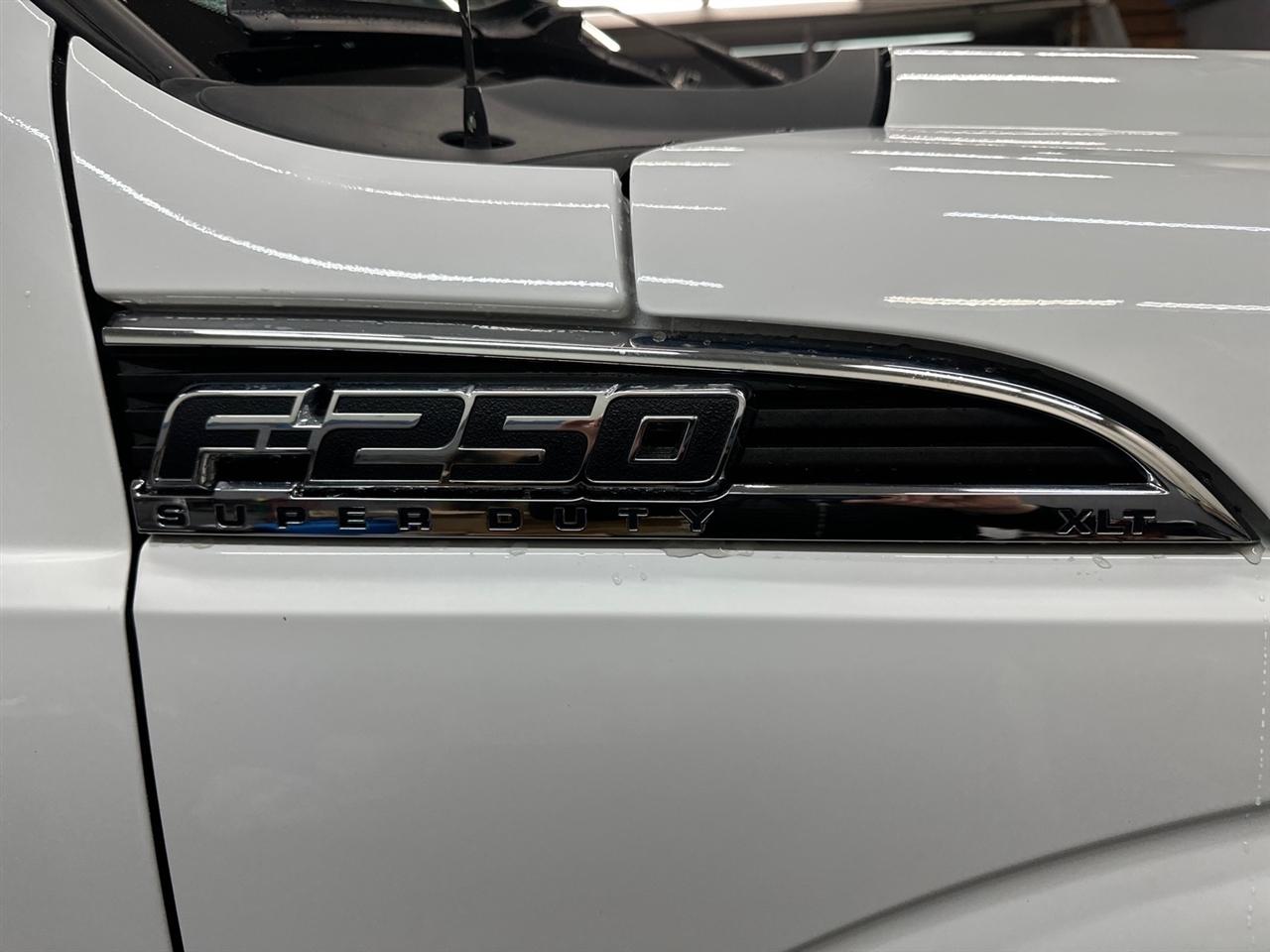 Ford Super Duty F-250 SRW 4WD SuperCab 142" Lariat 2011