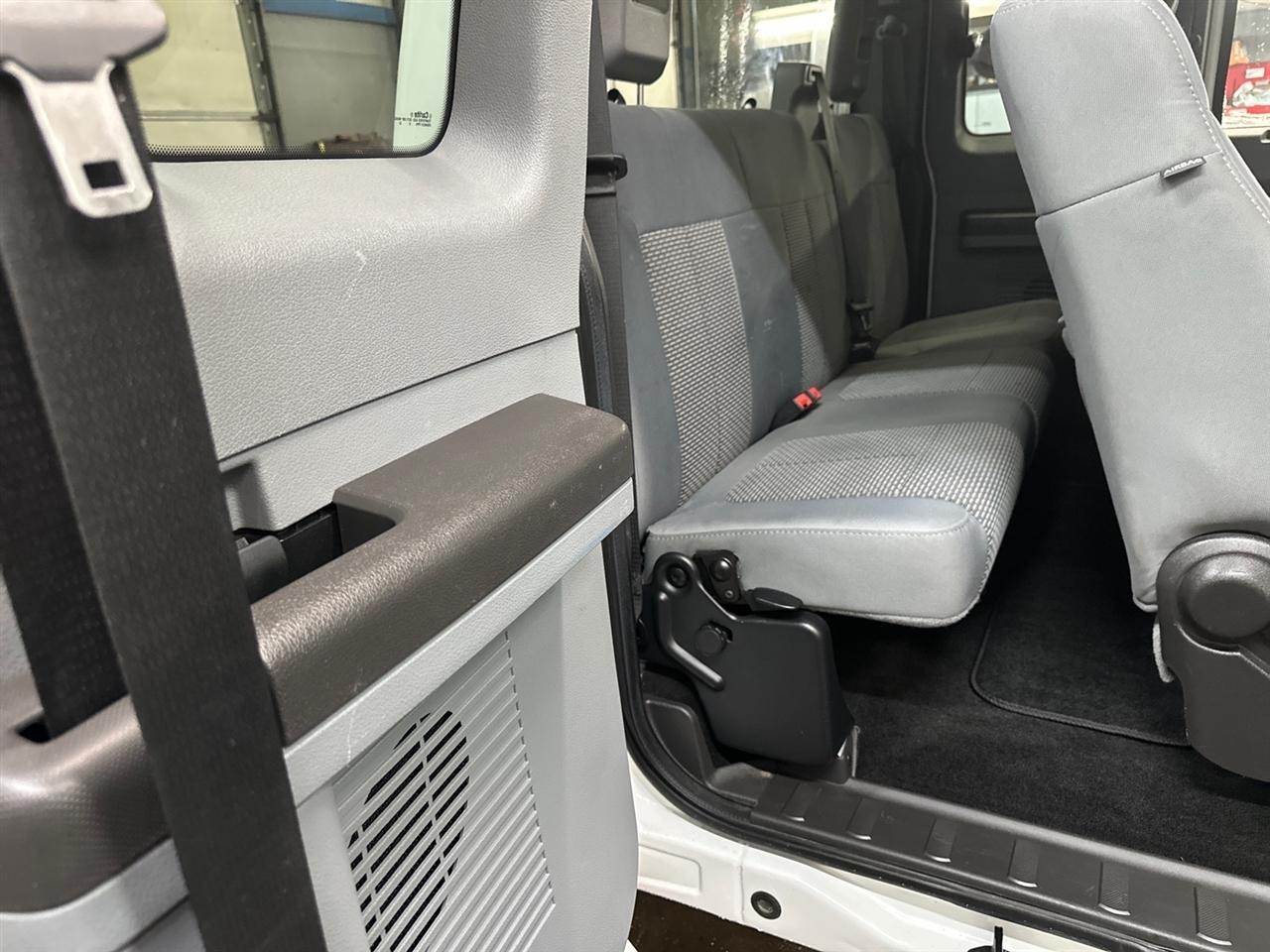 Ford Super Duty F-250 SRW 4WD SuperCab 142" Lariat 2011