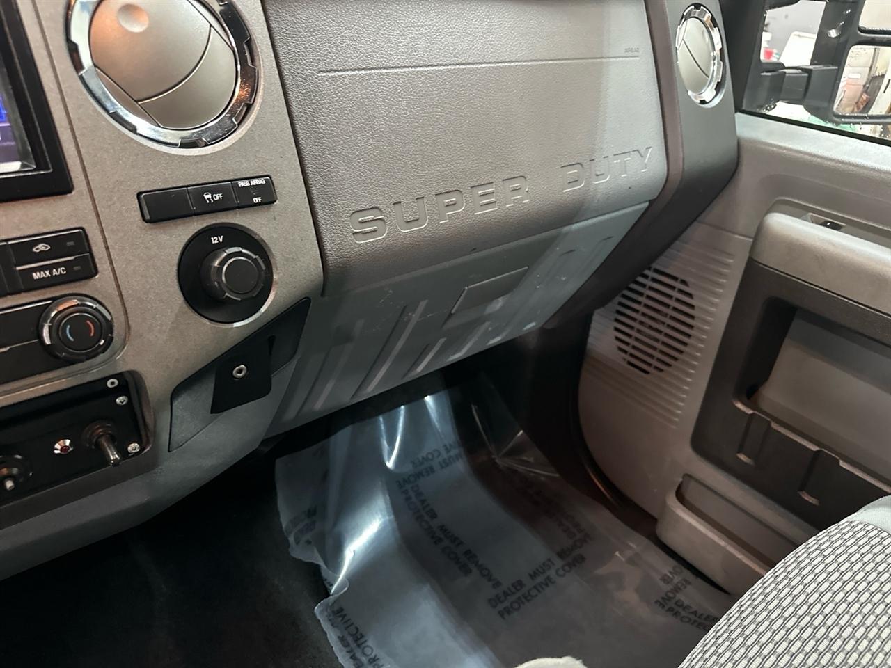 Ford Super Duty F-250 SRW 4WD SuperCab 142" Lariat 2011