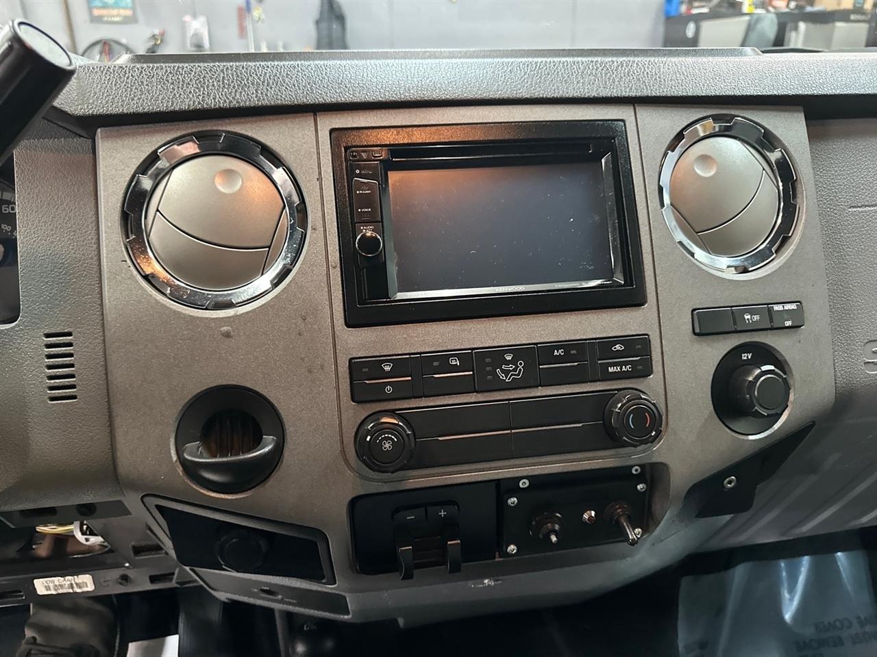 Ford Super Duty F-250 SRW 4WD SuperCab 142" Lariat 2011