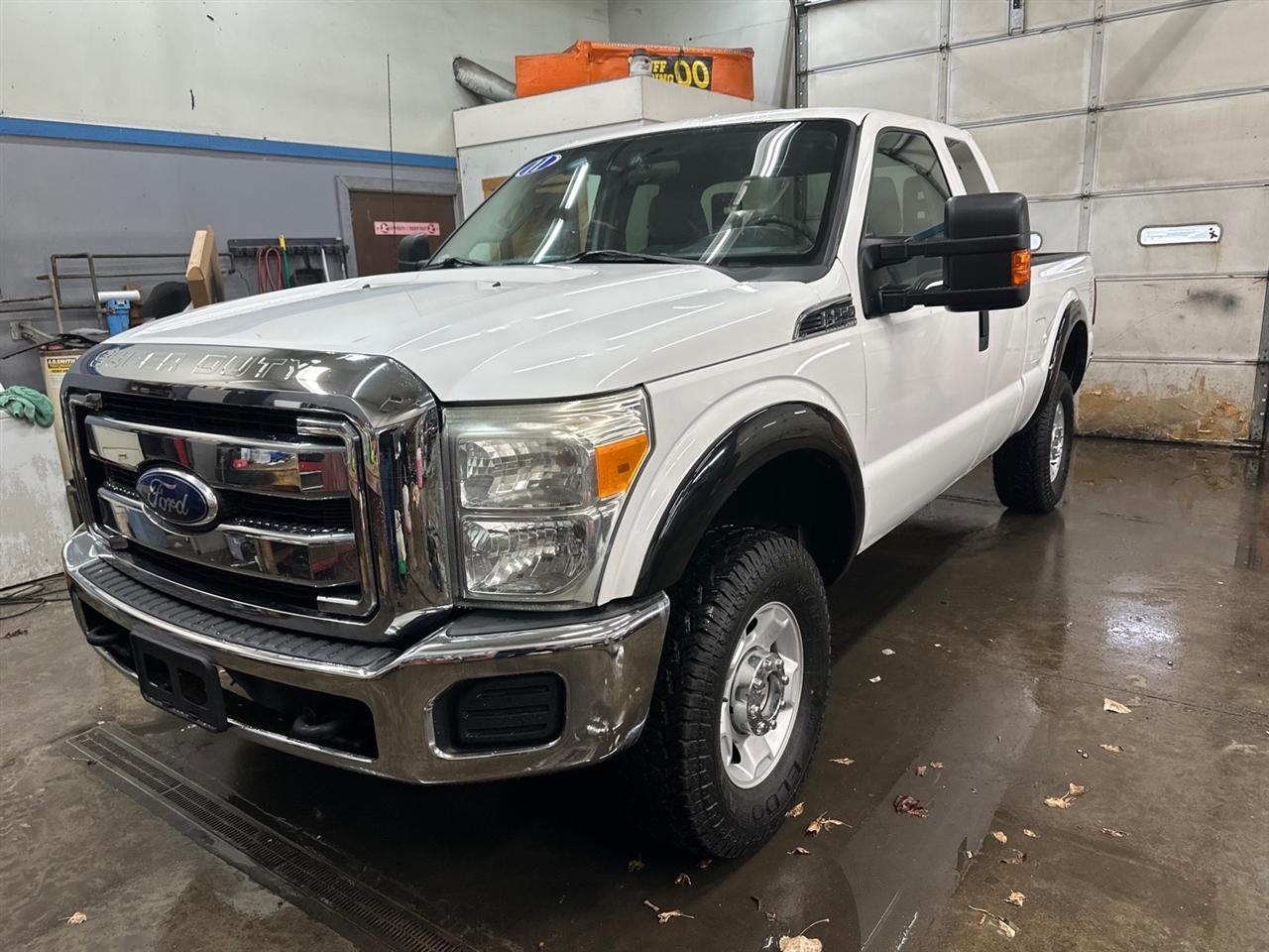 2011 Ford Super Duty F-250 SRW 4WD SuperCab 142" XL