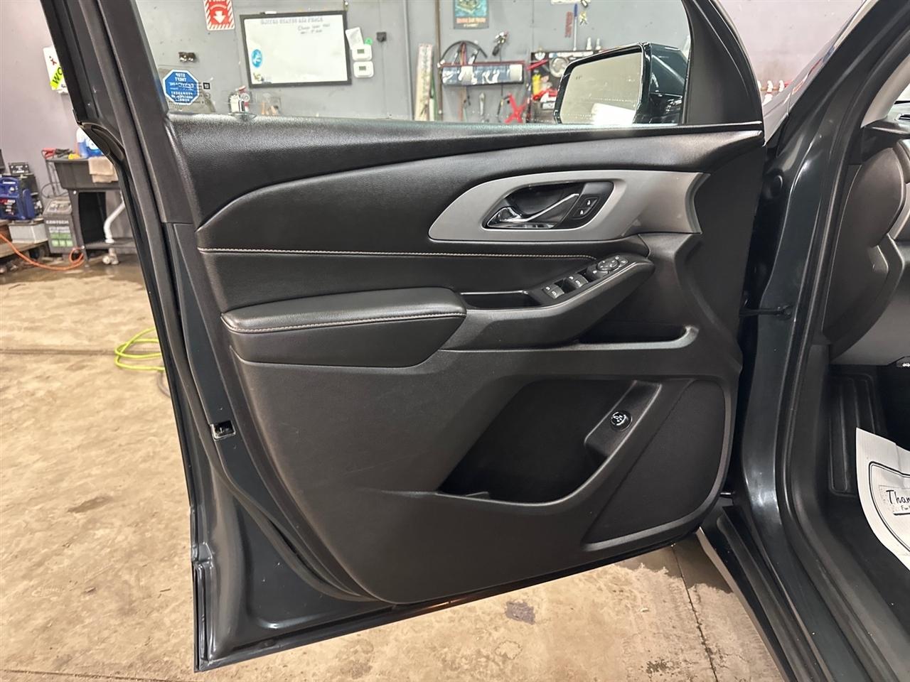 Chevrolet Traverse AWD 4dr LT Cloth w/1LT 2018