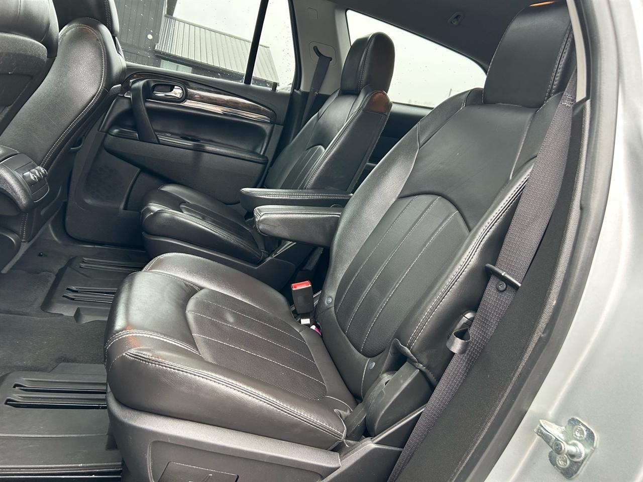 Buick Enclave AWD 4dr Leather 2016