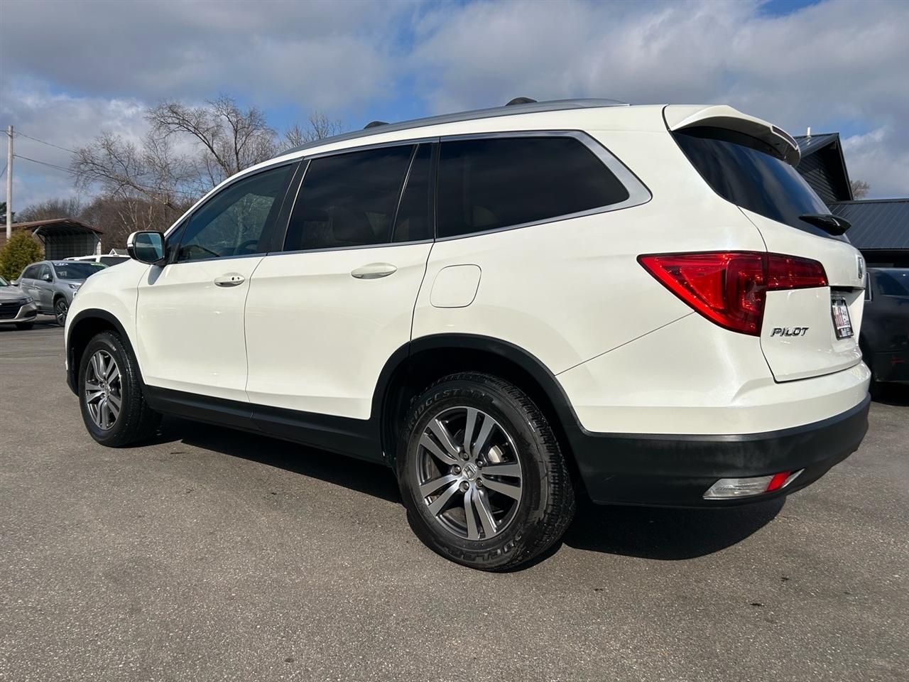Honda Pilot EX-L w/Navigation AWD 2017