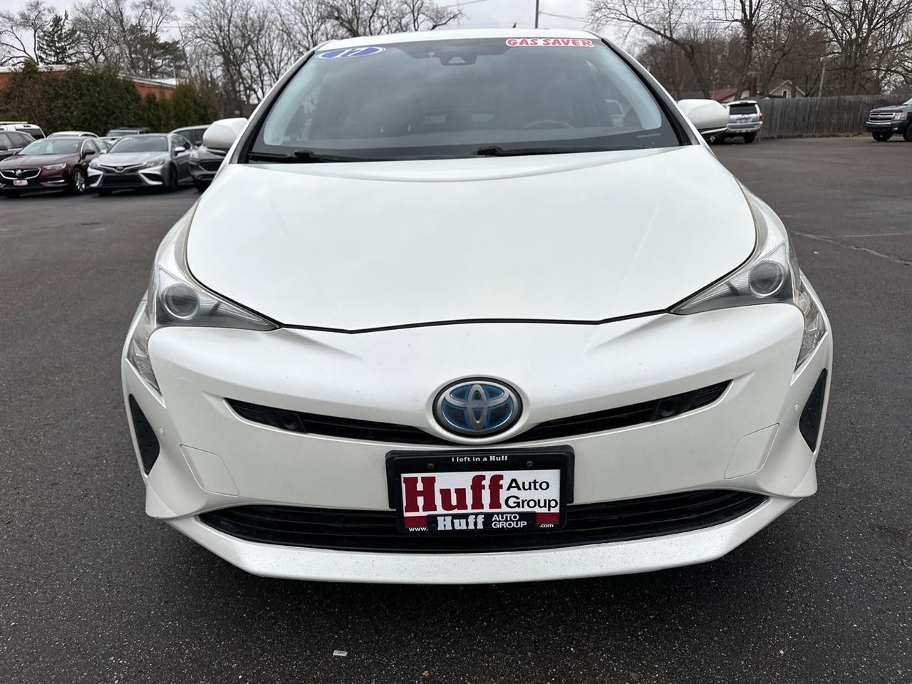 Toyota Prius Three Touring (Natl) 2017