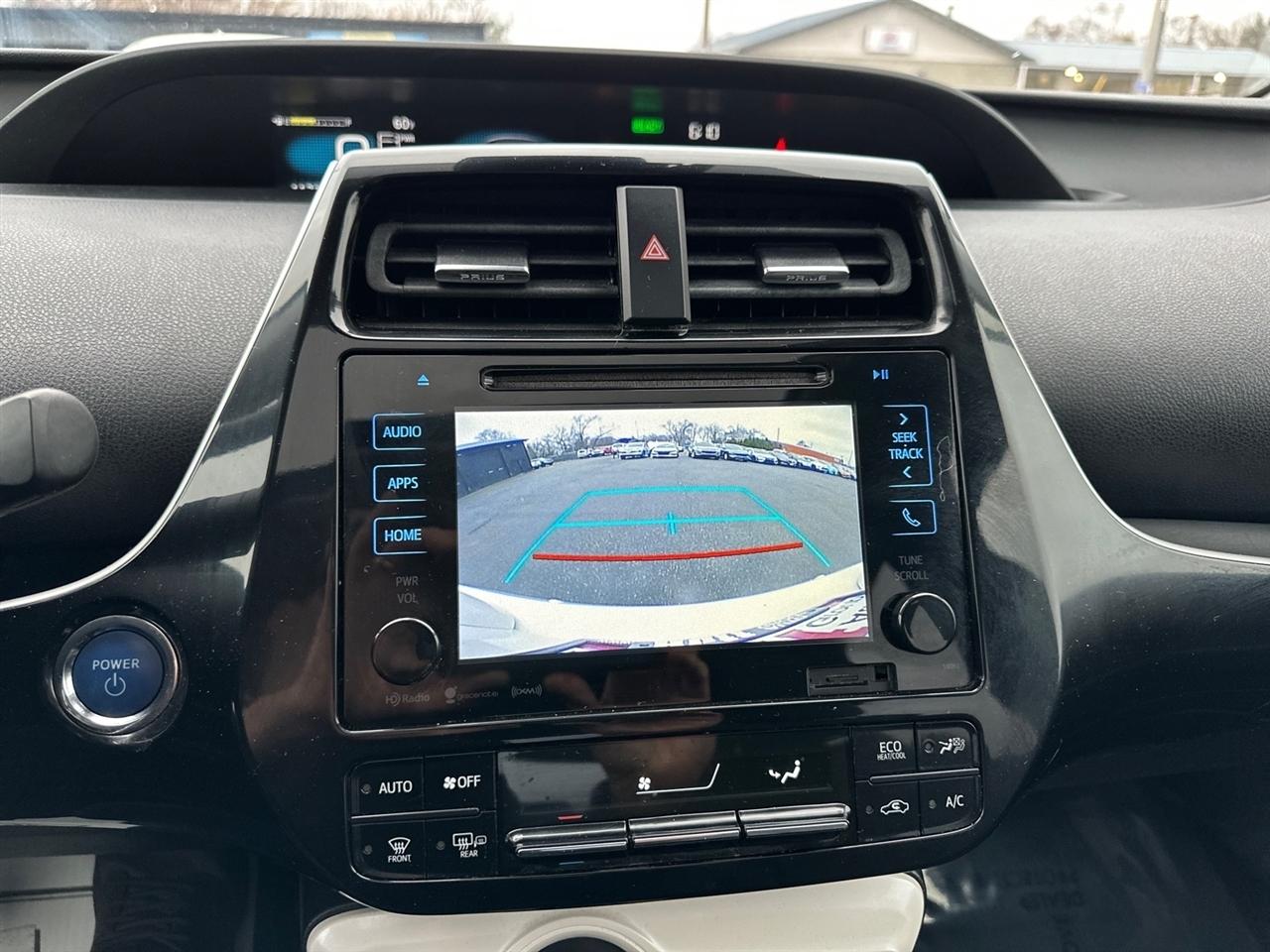 Toyota Prius Three Touring (Natl) 2017