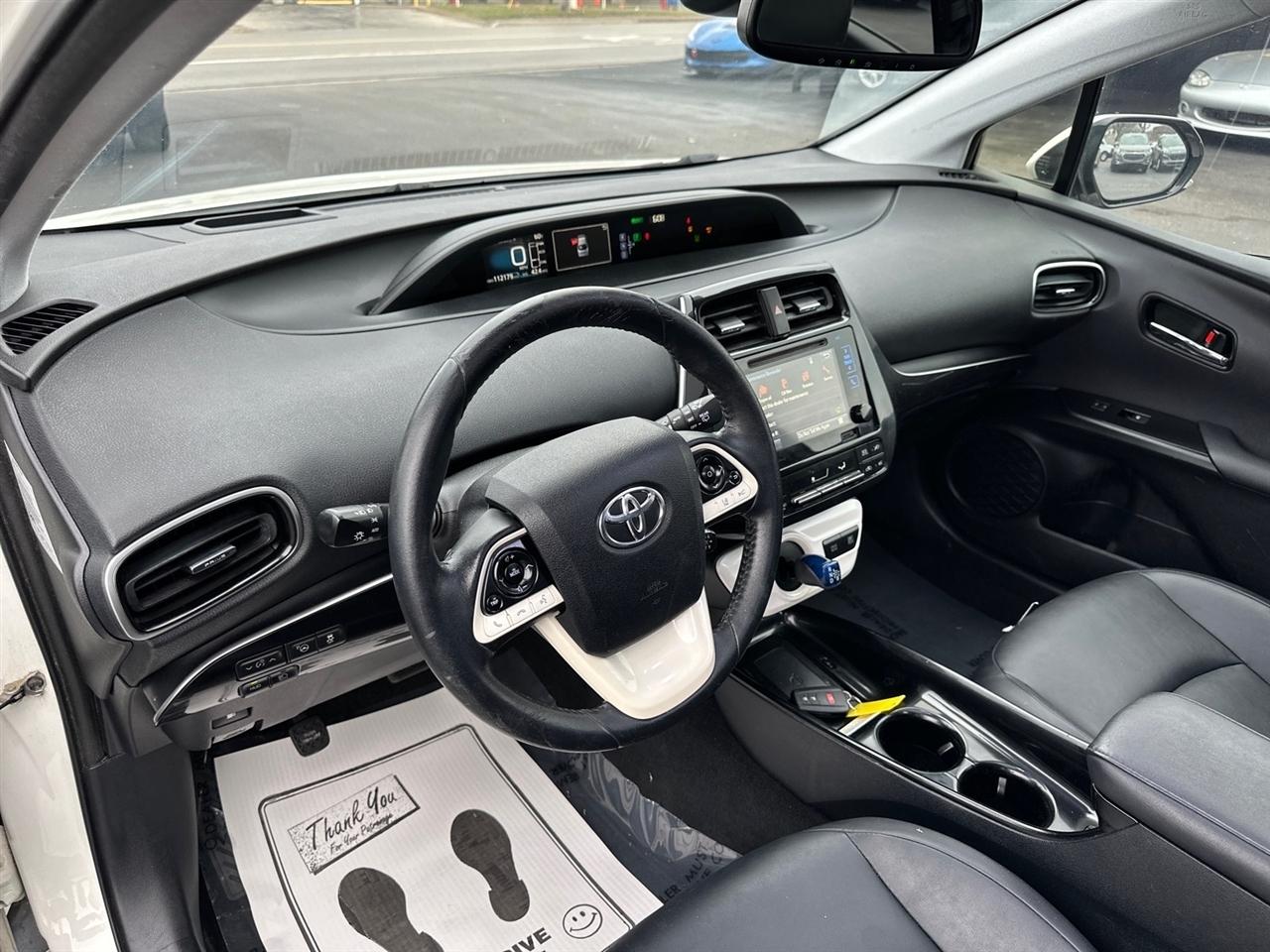Toyota Prius Three Touring (Natl) 2017