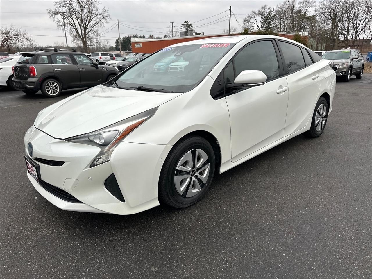 Toyota Prius Three Touring (Natl) 2017