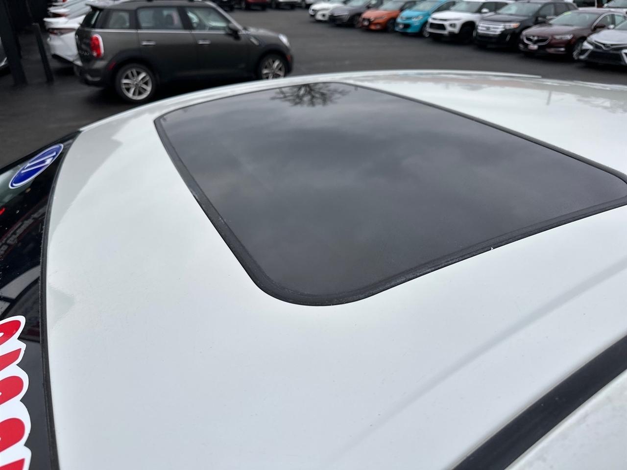 Toyota Prius Three Touring (Natl) 2017