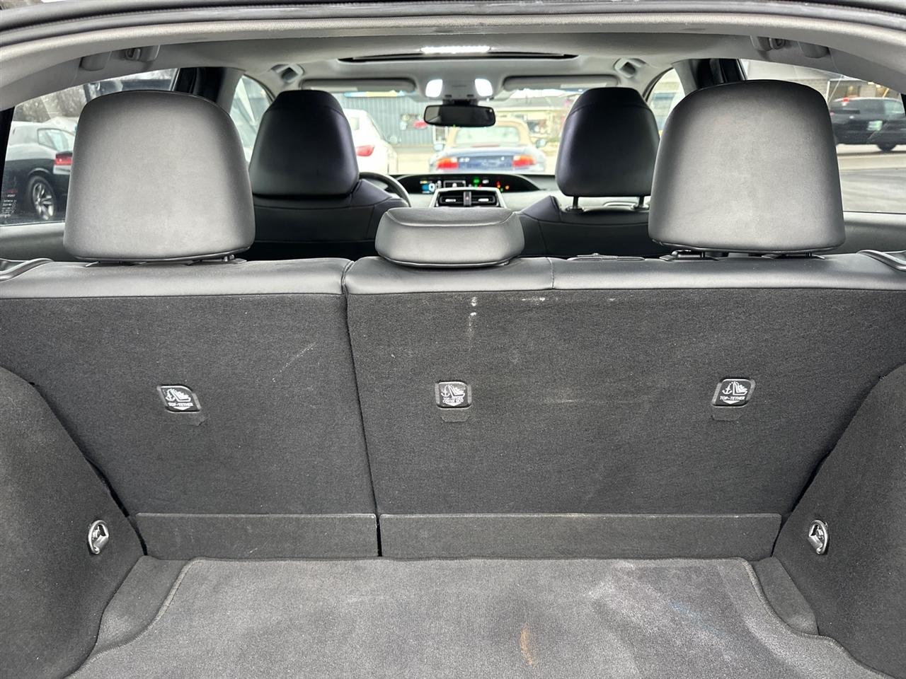 Toyota Prius Three Touring (Natl) 2017