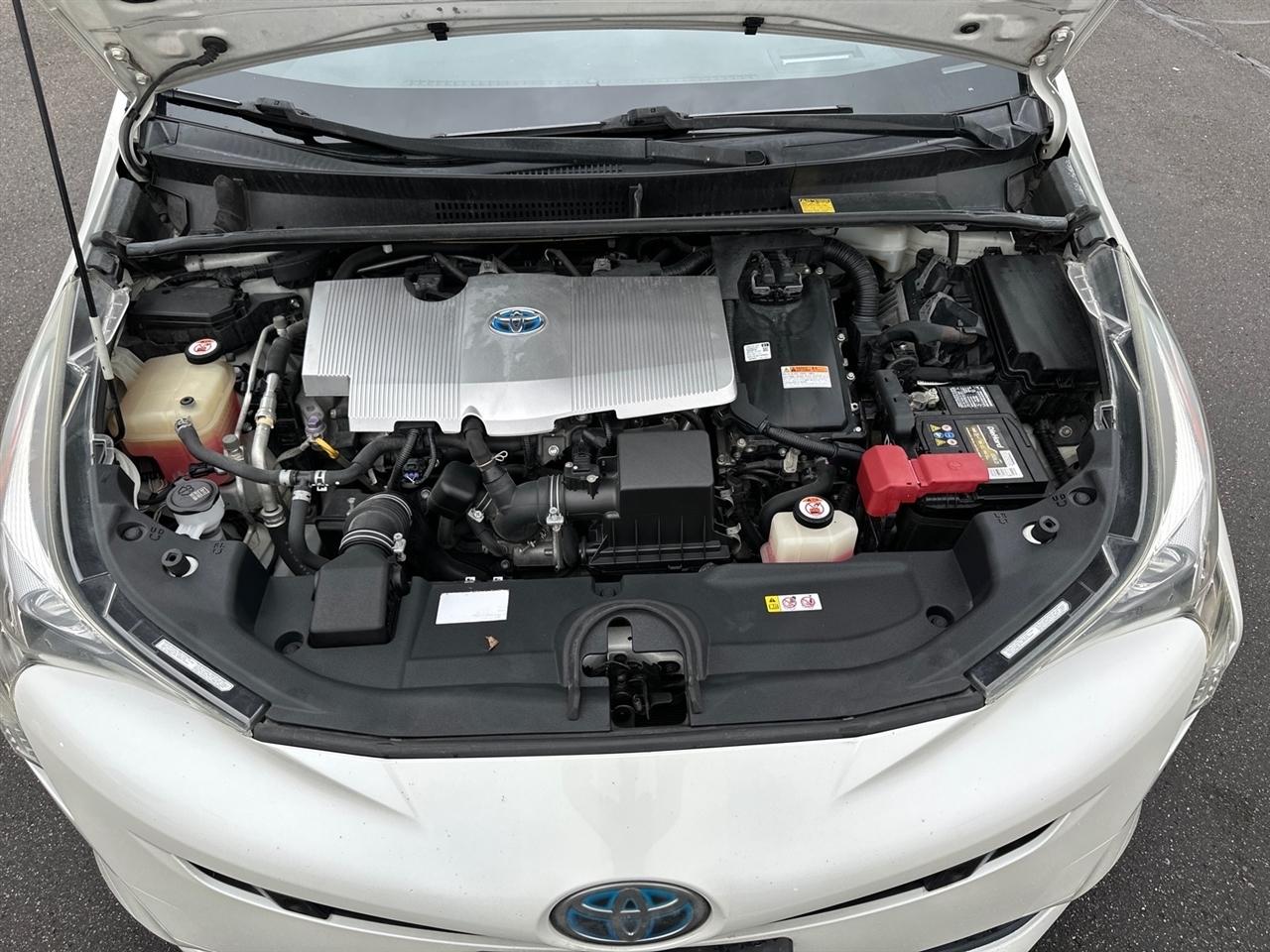 Toyota Prius Three Touring (Natl) 2017