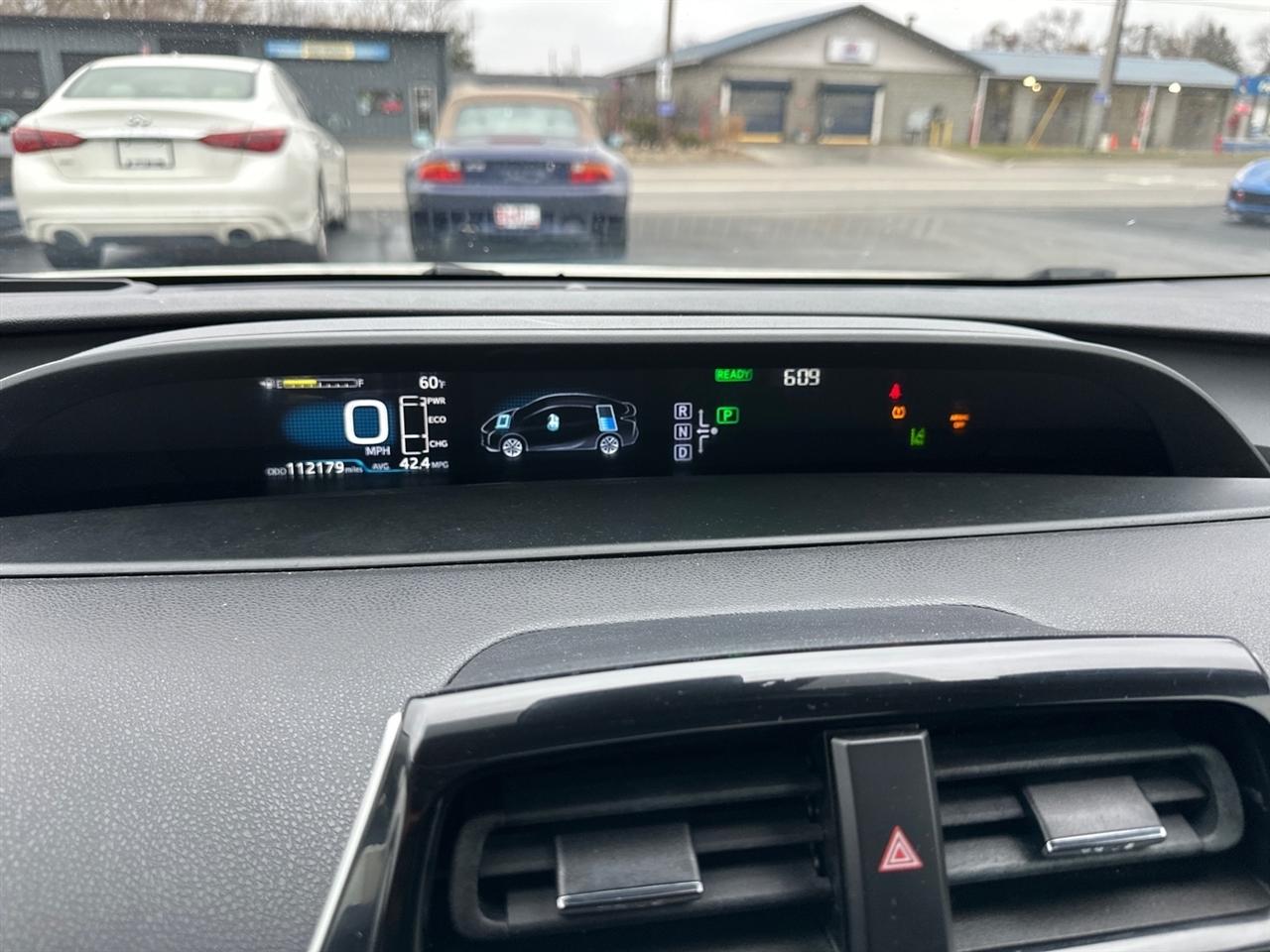 Toyota Prius Three Touring (Natl) 2017