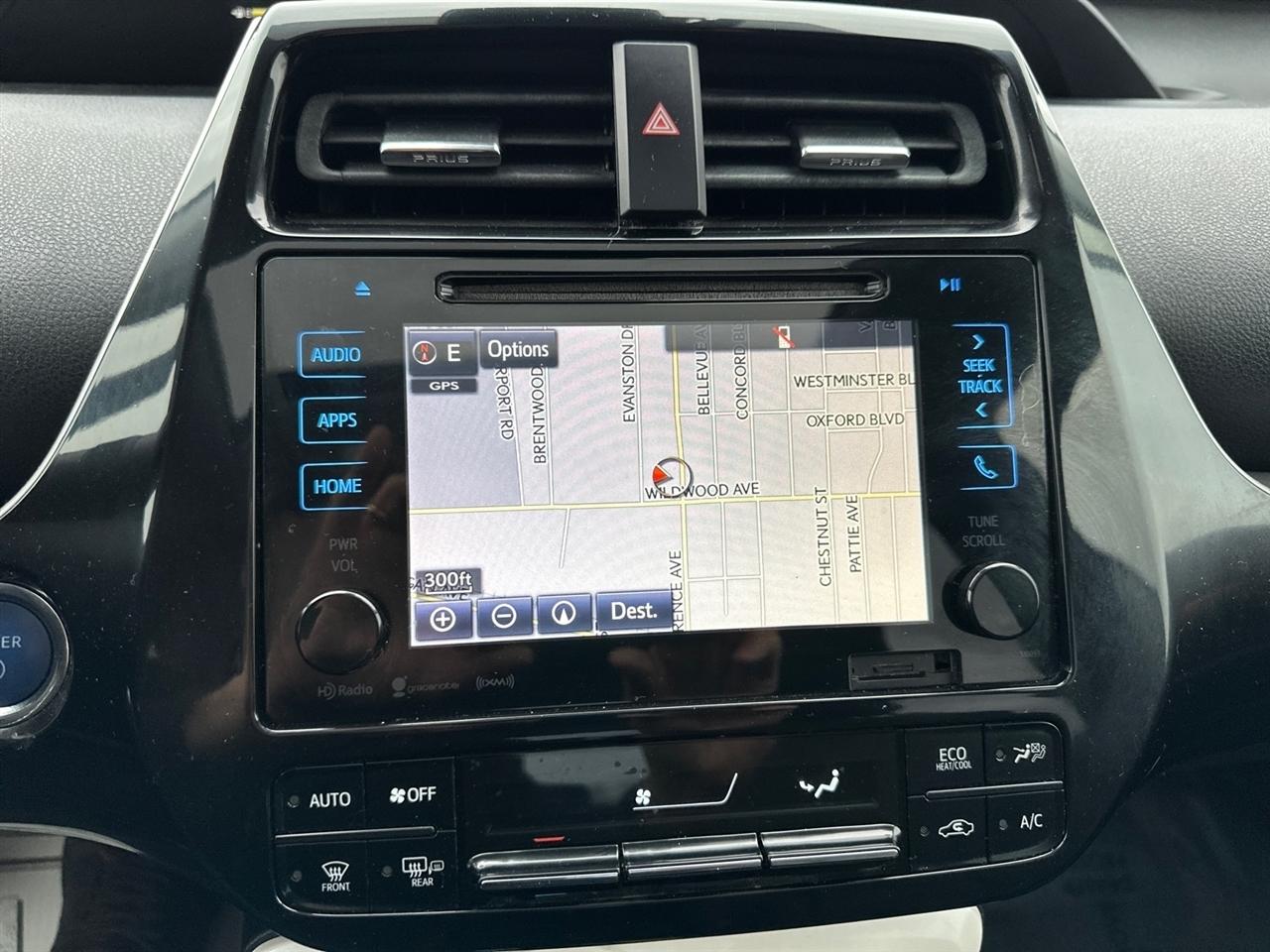 Toyota Prius Three Touring (Natl) 2017