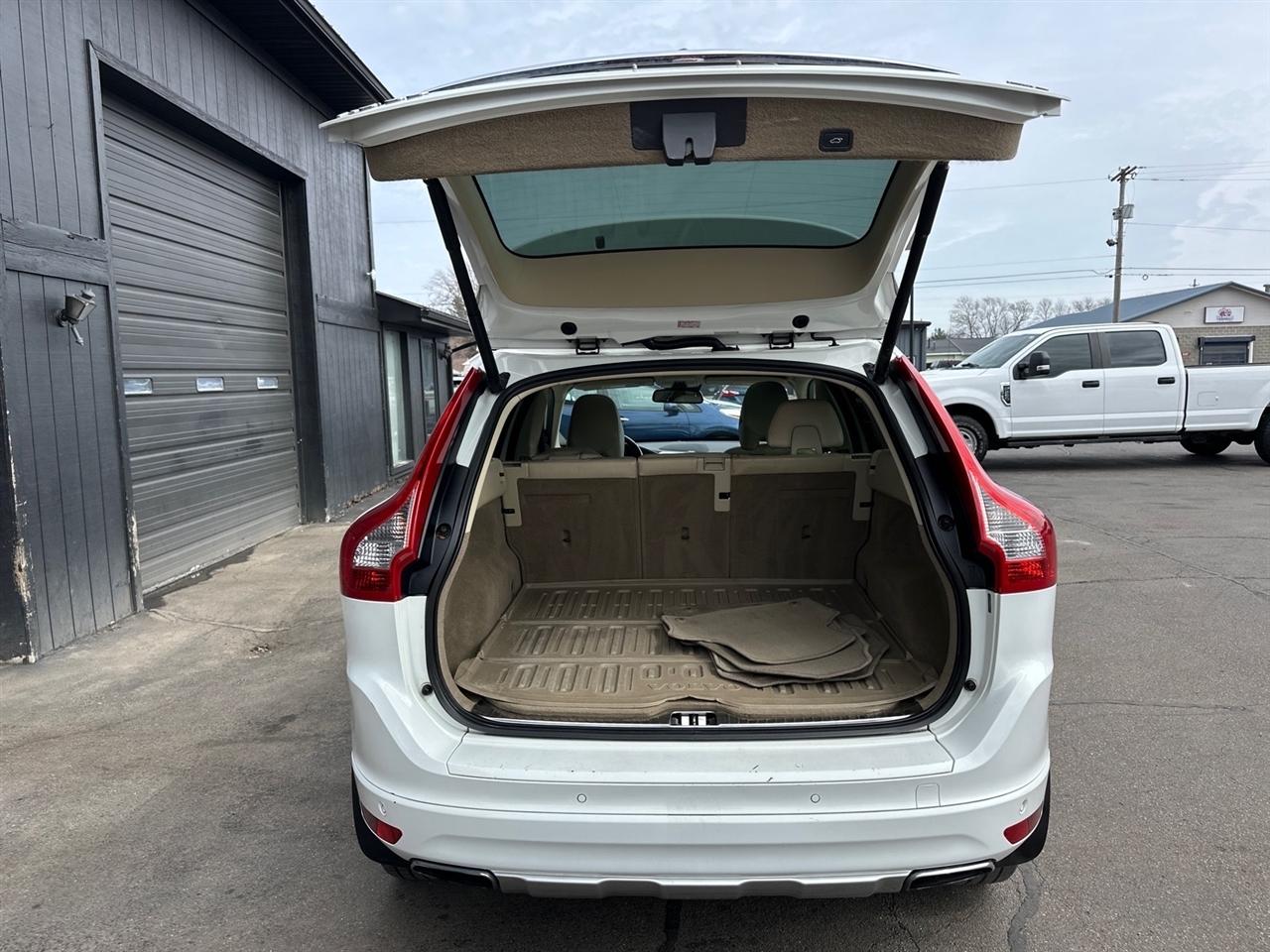 Volvo XC60 AWD 4dr 3.2L 2014