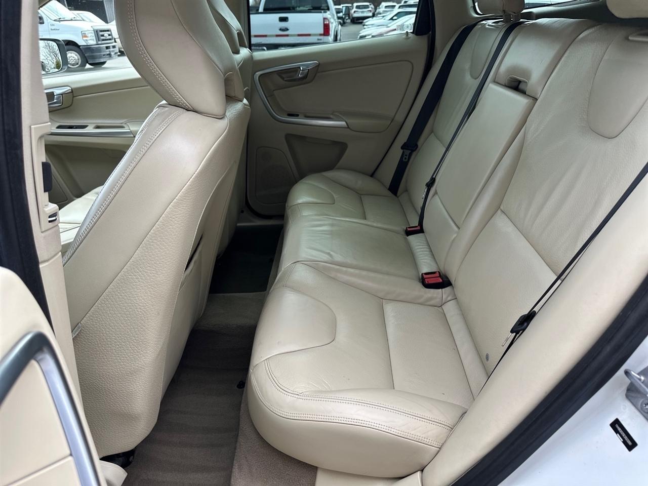 Volvo XC60 AWD 4dr 3.2L 2014