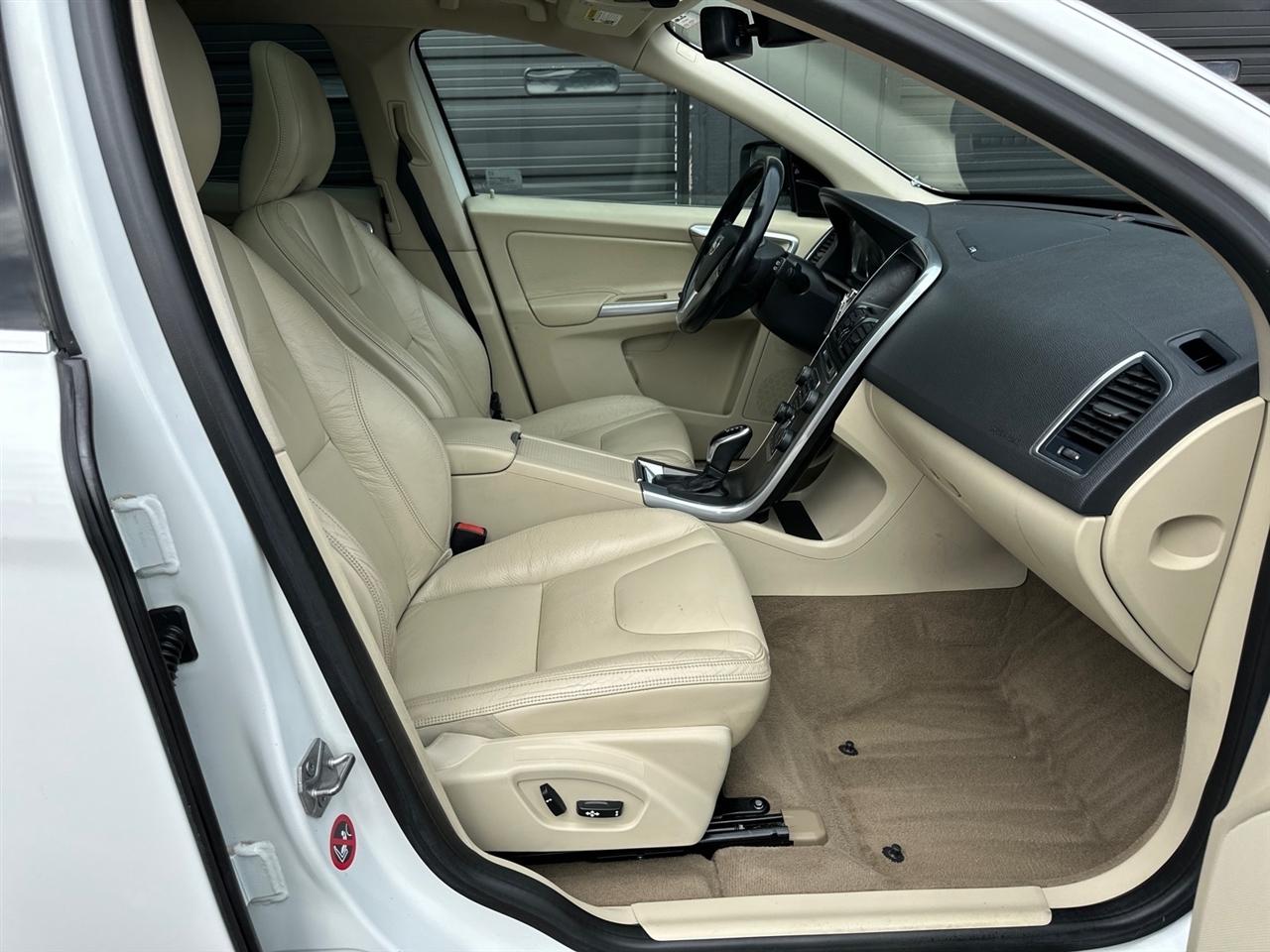 Volvo XC60 AWD 4dr 3.2L 2014