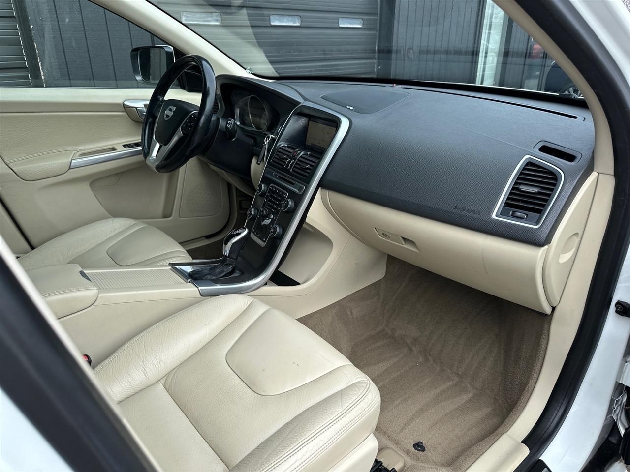 Volvo XC60 AWD 4dr 3.2L 2014