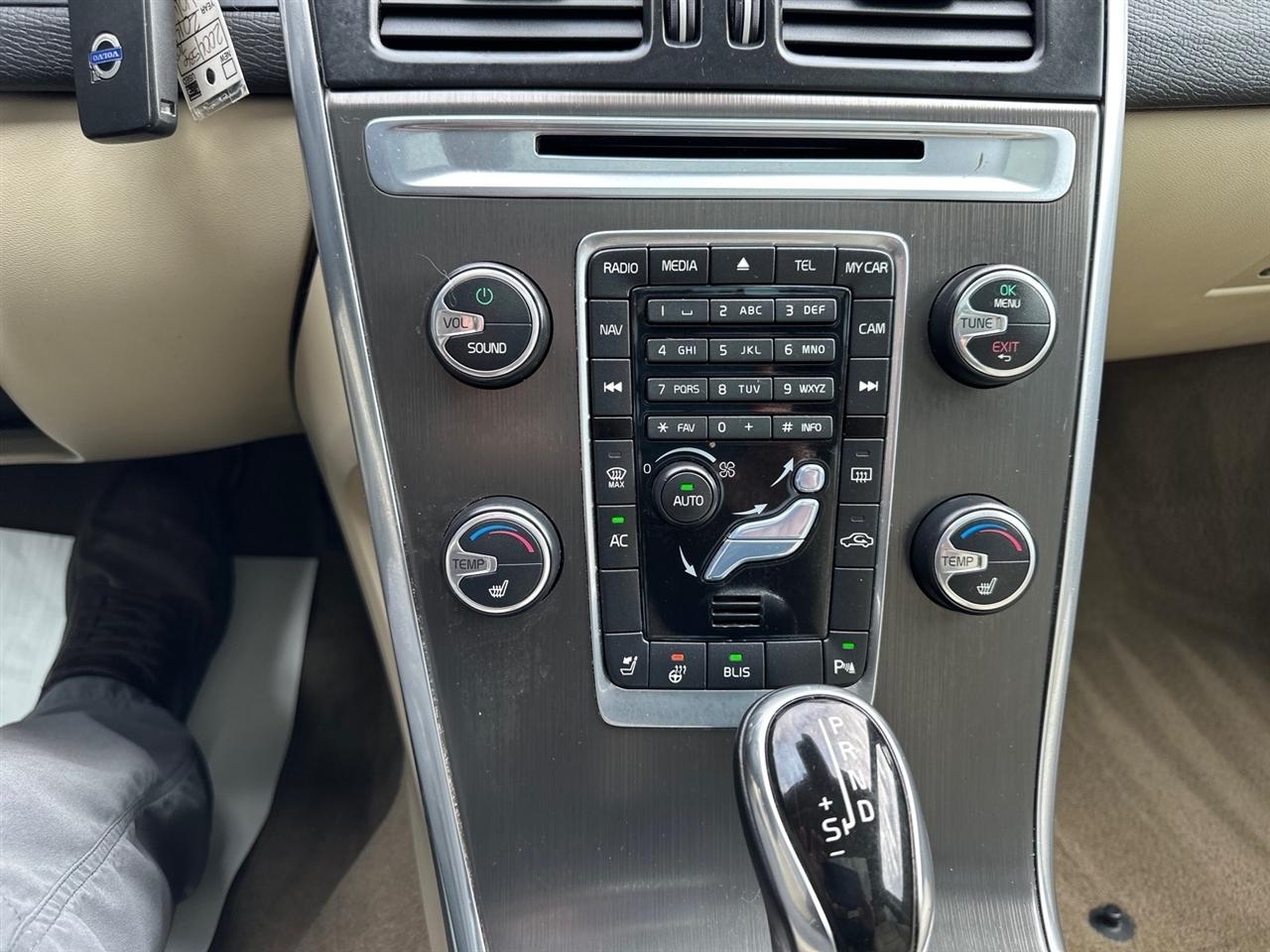 Volvo XC60 AWD 4dr 3.2L 2014