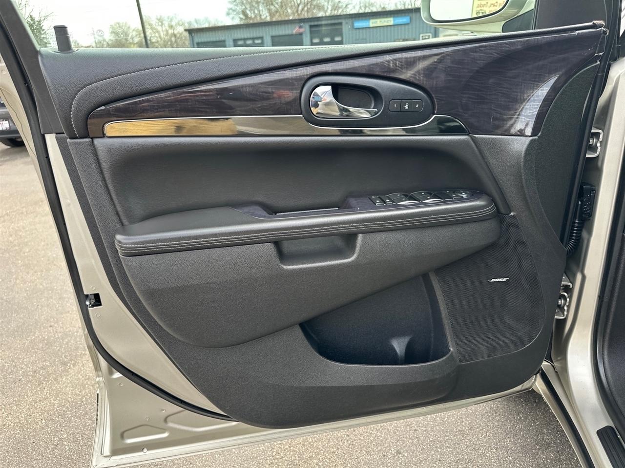 Buick Enclave AWD 4dr Leather 2017