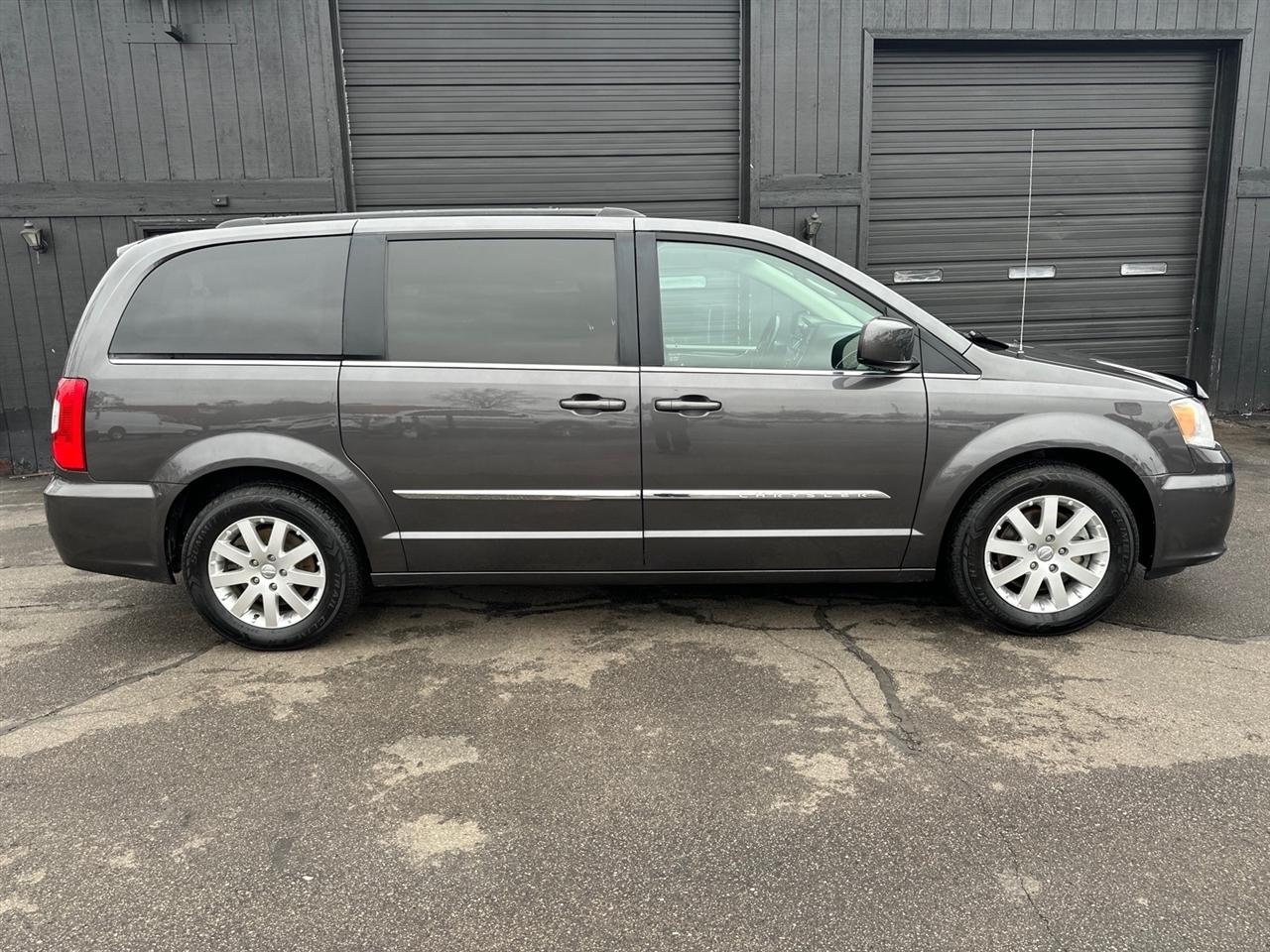 Chrysler Town & Country 4dr Wgn Touring 2016