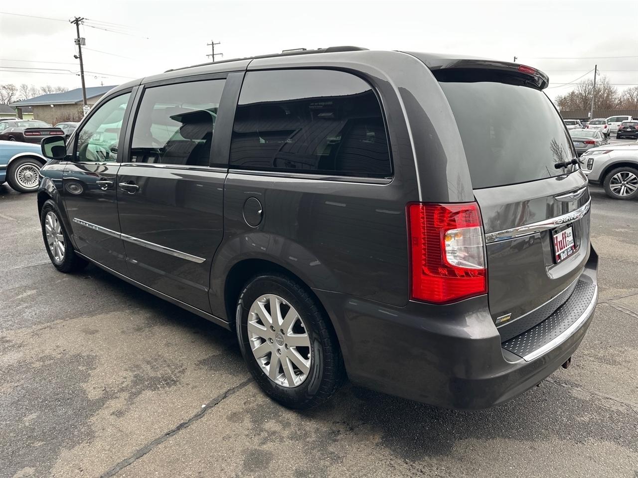 Chrysler Town & Country 4dr Wgn Touring 2016