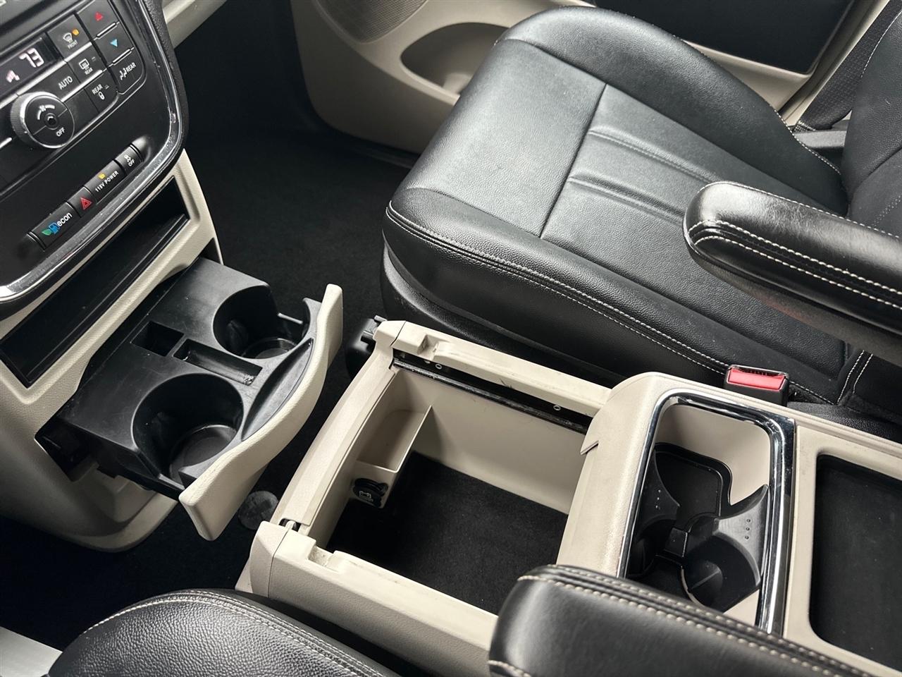 Chrysler Town & Country 4dr Wgn Touring 2016