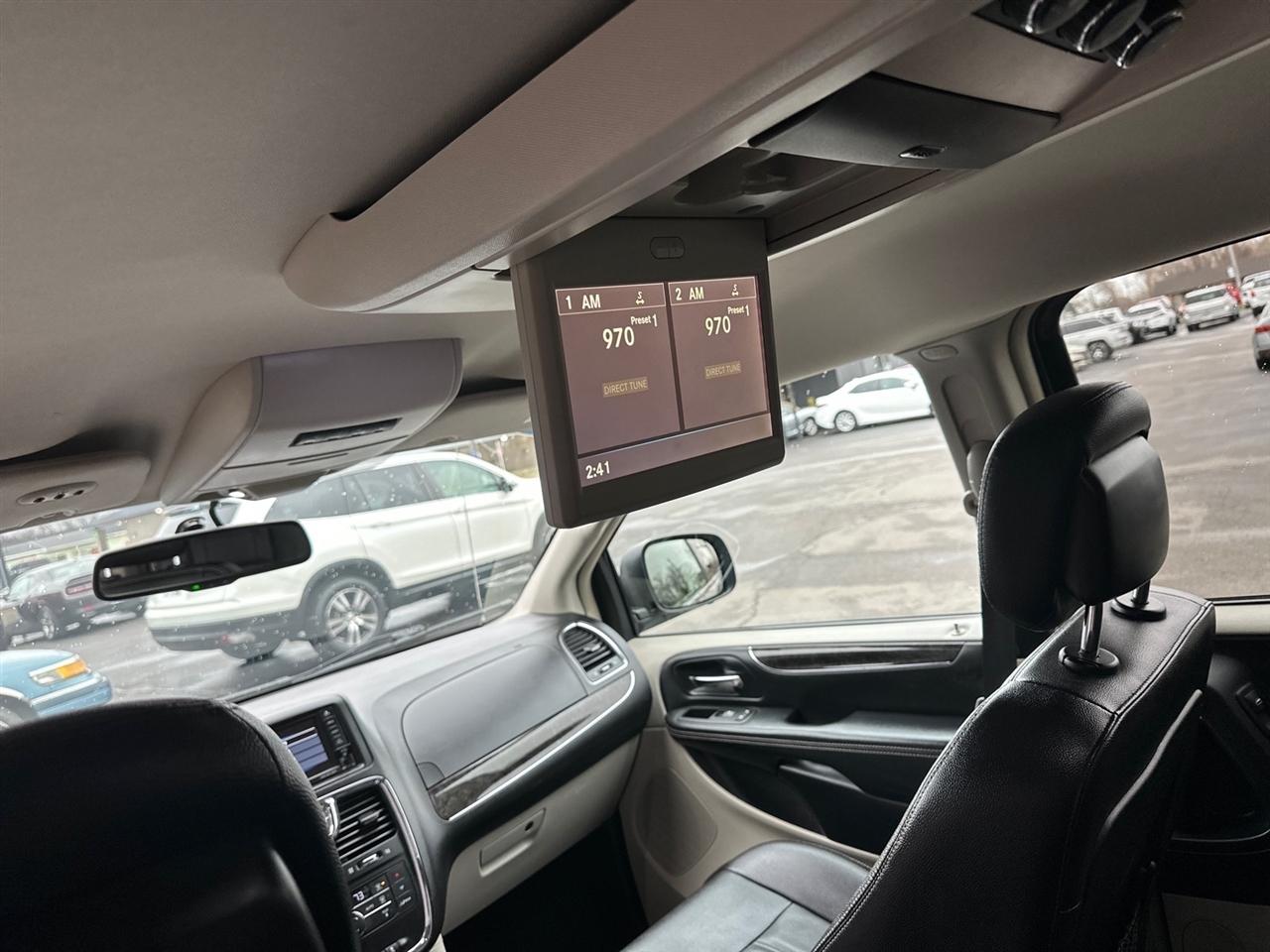 Chrysler Town & Country 4dr Wgn Touring 2016