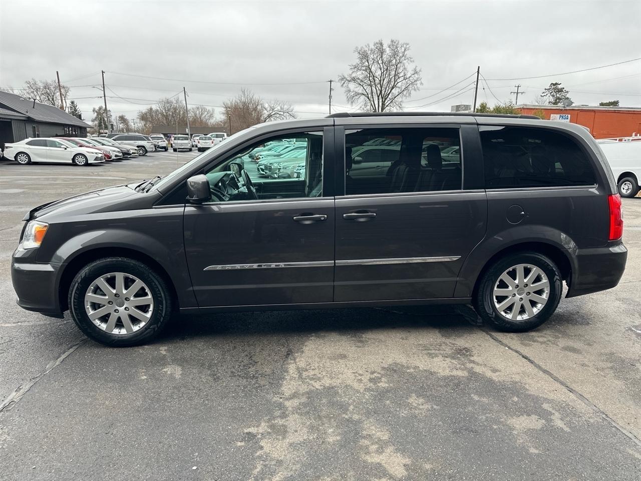 Chrysler Town & Country 4dr Wgn Touring 2016