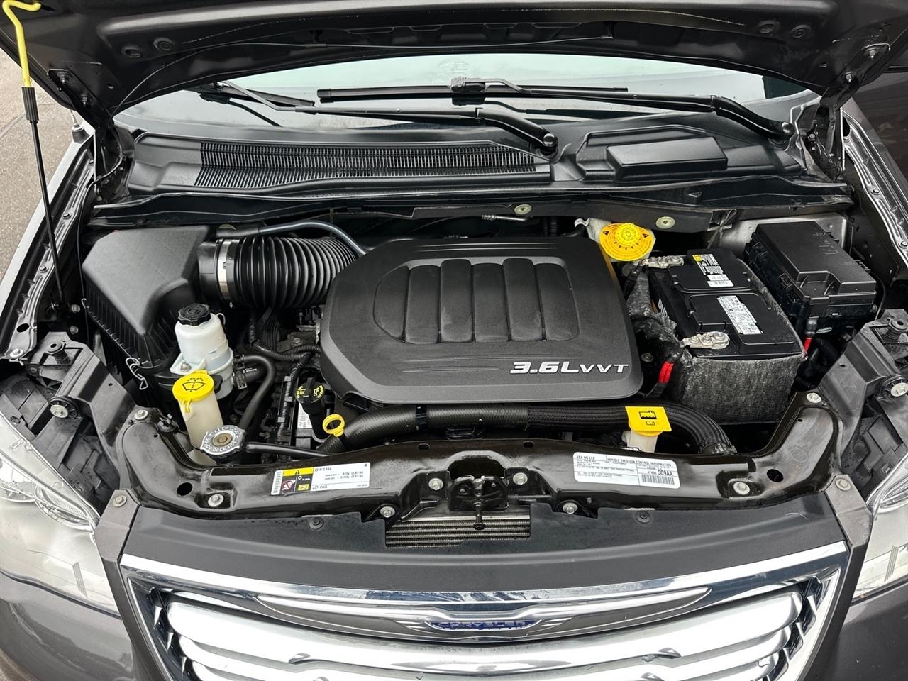 Chrysler Town & Country 4dr Wgn Touring 2016