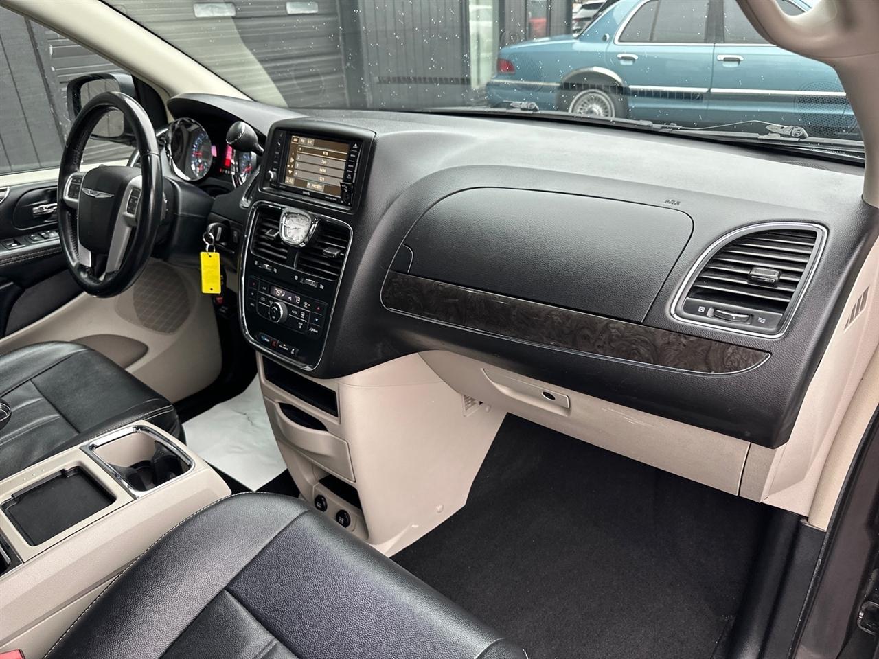 Chrysler Town & Country 4dr Wgn Touring 2016