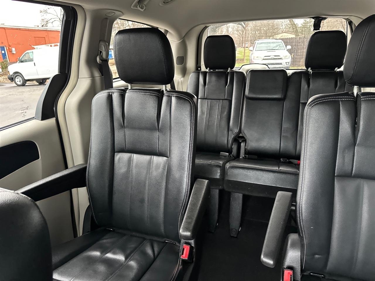 Chrysler Town & Country 4dr Wgn Touring 2016