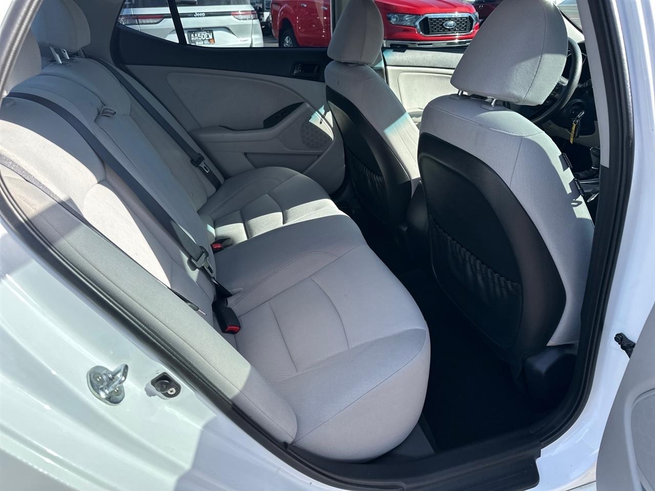 Kia Optima 4dr Sdn LX 2015