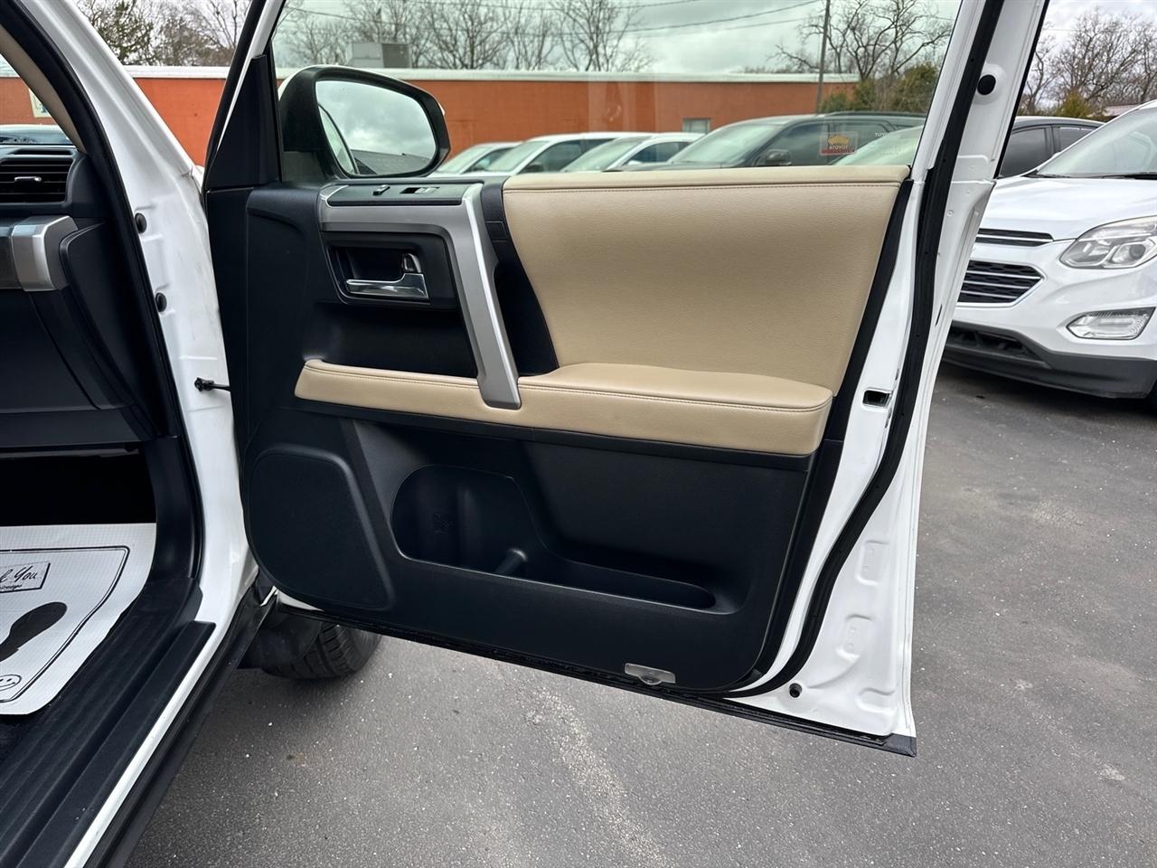 Toyota 4Runner 4WD 4dr V6 Trail Premium (Natl) 2016