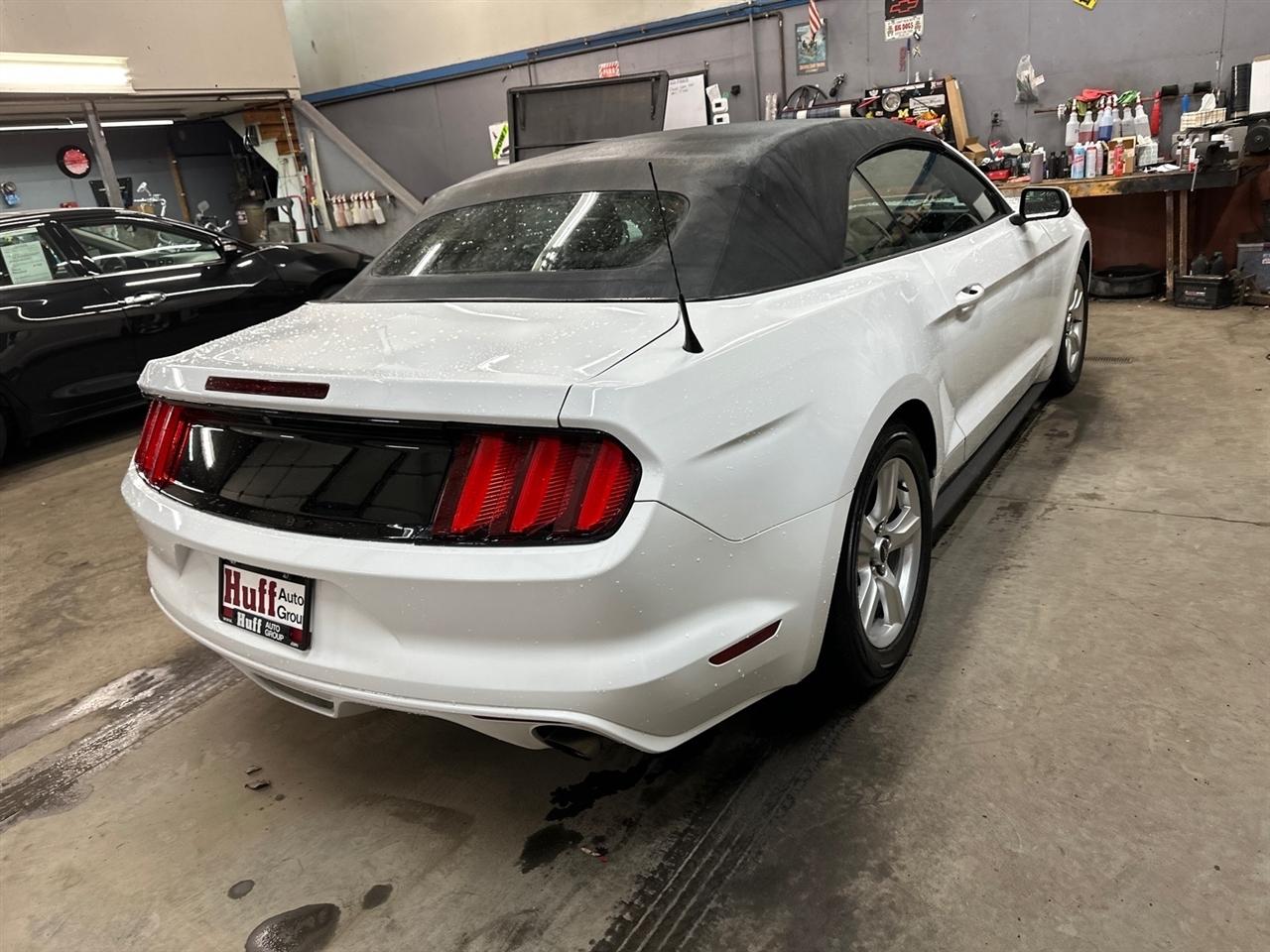 Ford Mustang 2dr Conv V6 2015