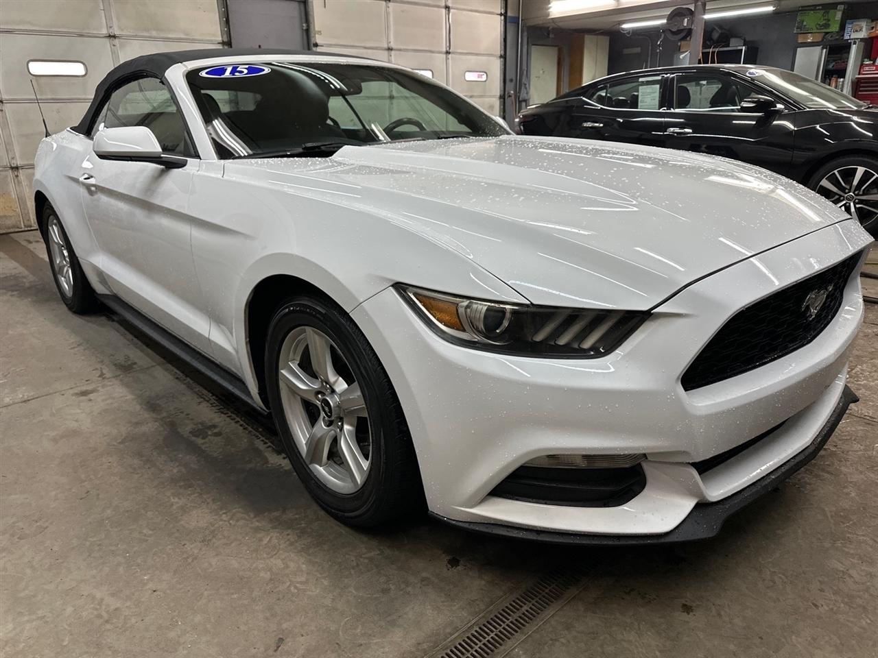 Ford Mustang 2dr Conv V6 2015