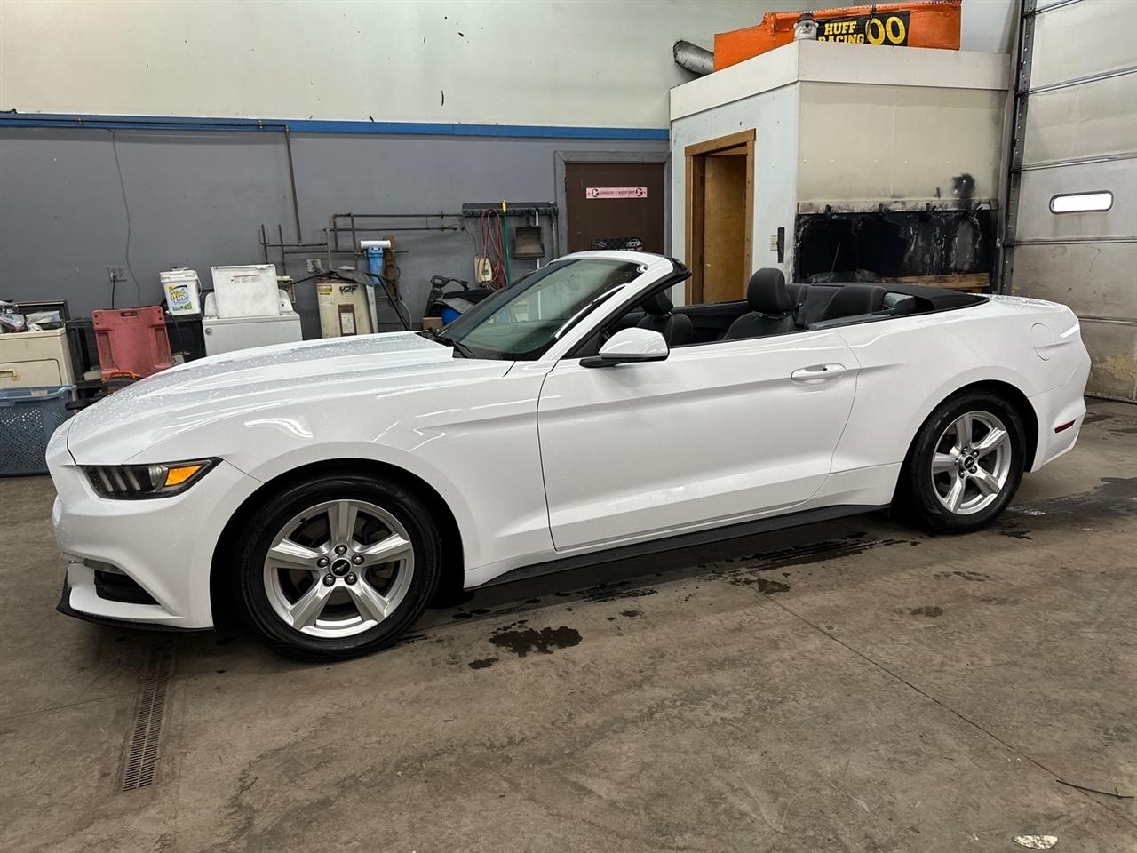 Ford Mustang 2dr Conv V6 2015