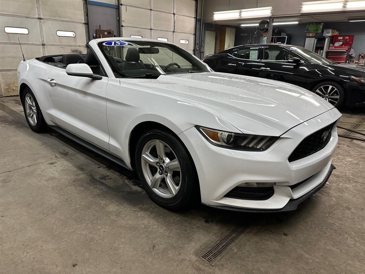 Ford Mustang 2dr Conv V6 2015