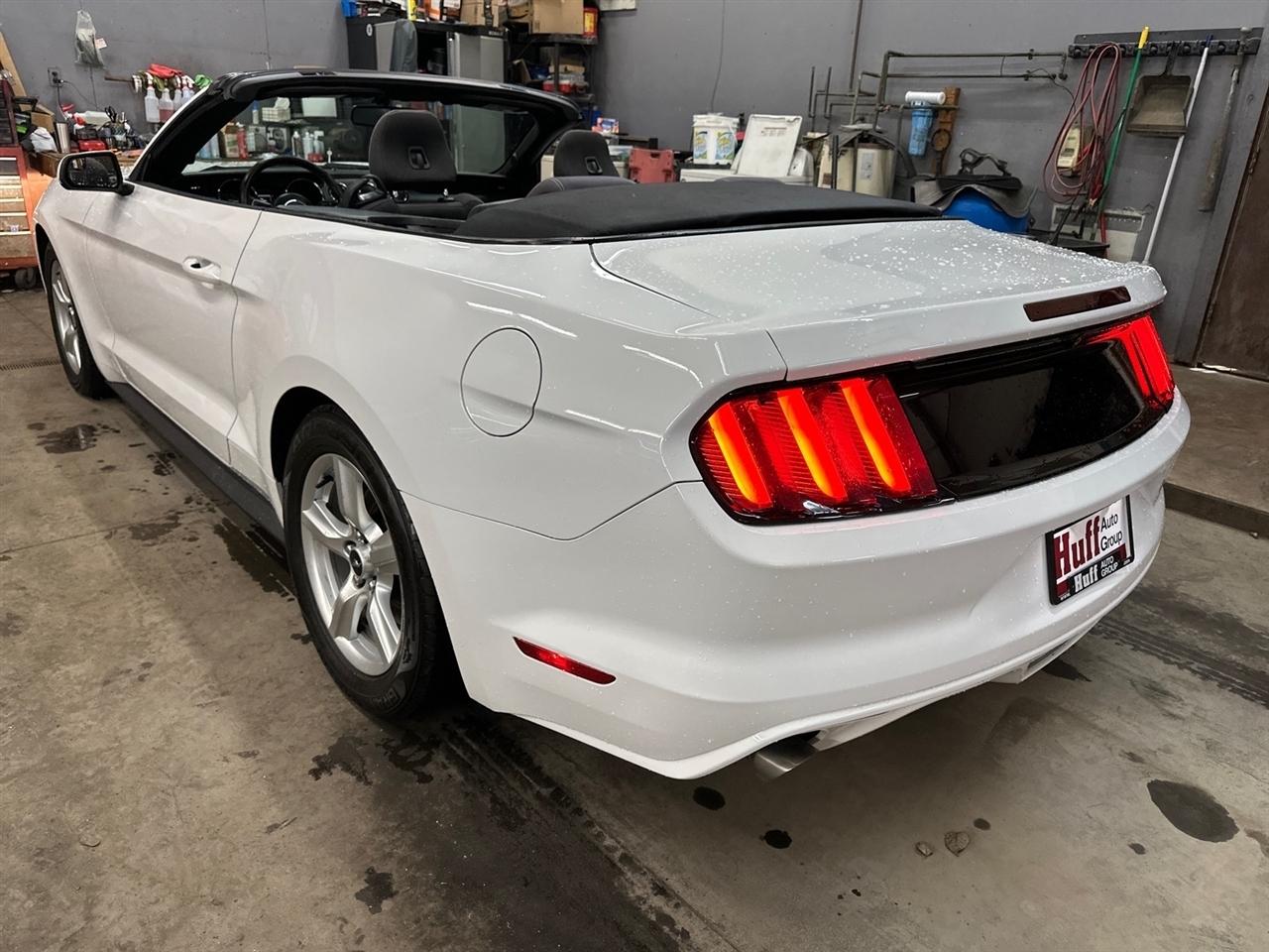 Ford Mustang 2dr Conv V6 2015