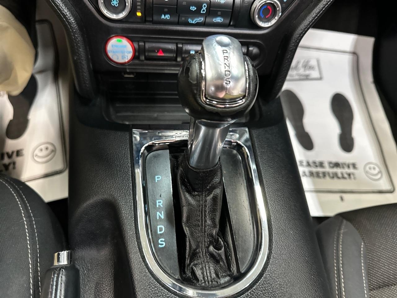 Ford Mustang 2dr Conv V6 2015