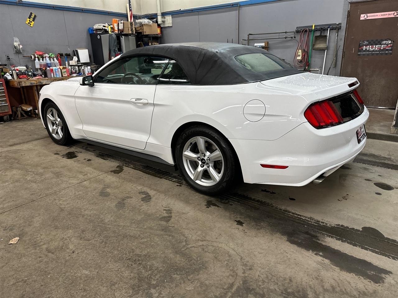 Ford Mustang 2dr Conv V6 2015