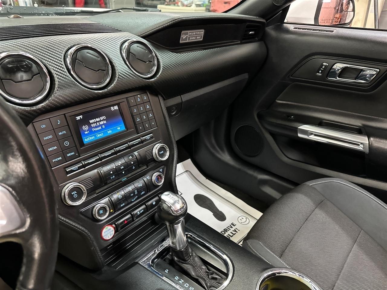 Ford Mustang 2dr Conv V6 2015