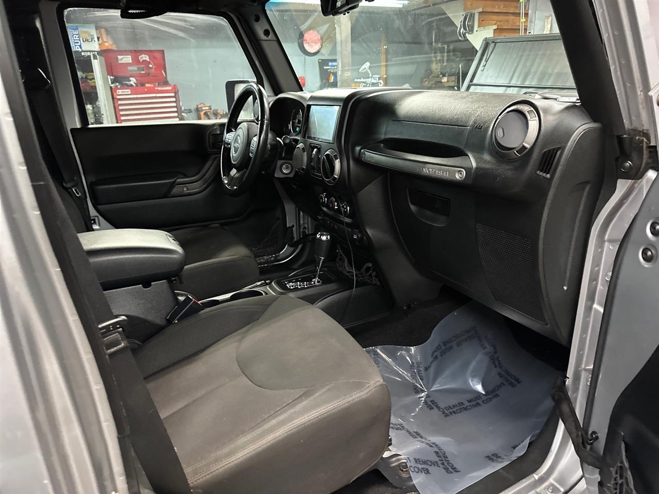 Jeep Wrangler Unlimited 4WD 4dr Sport 2015