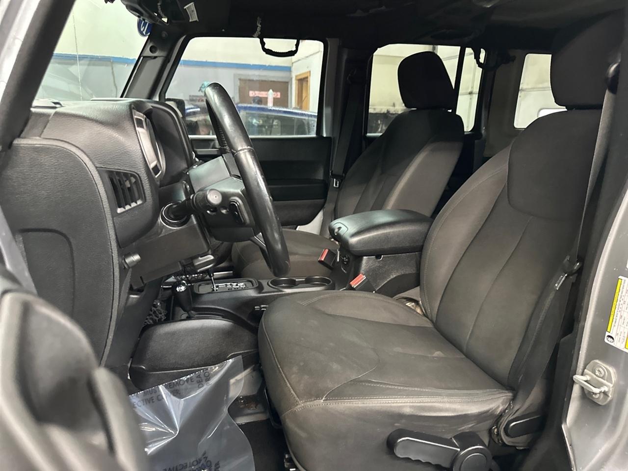 Jeep Wrangler Unlimited 4WD 4dr Sport 2015