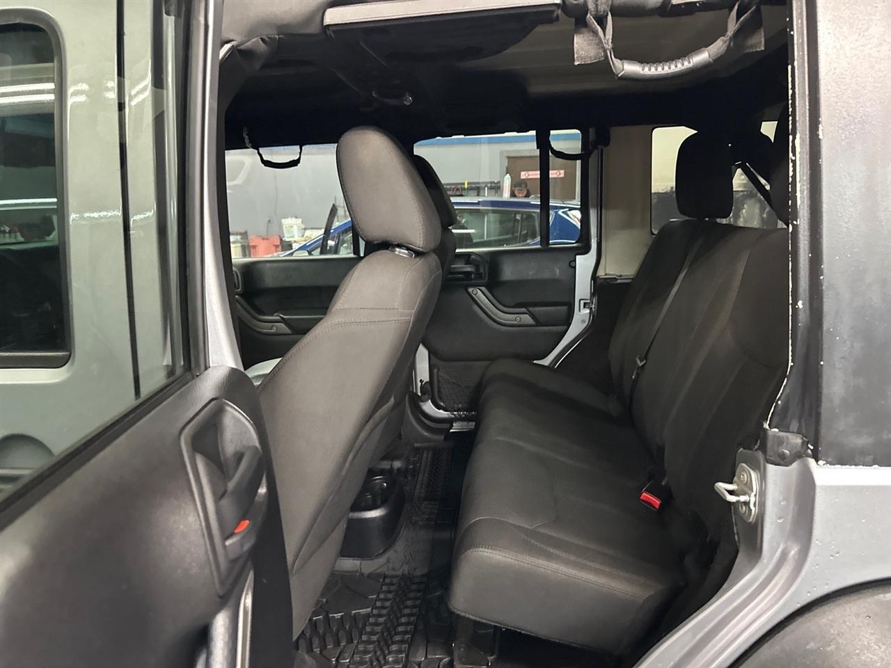 Jeep Wrangler Unlimited 4WD 4dr Sport 2015