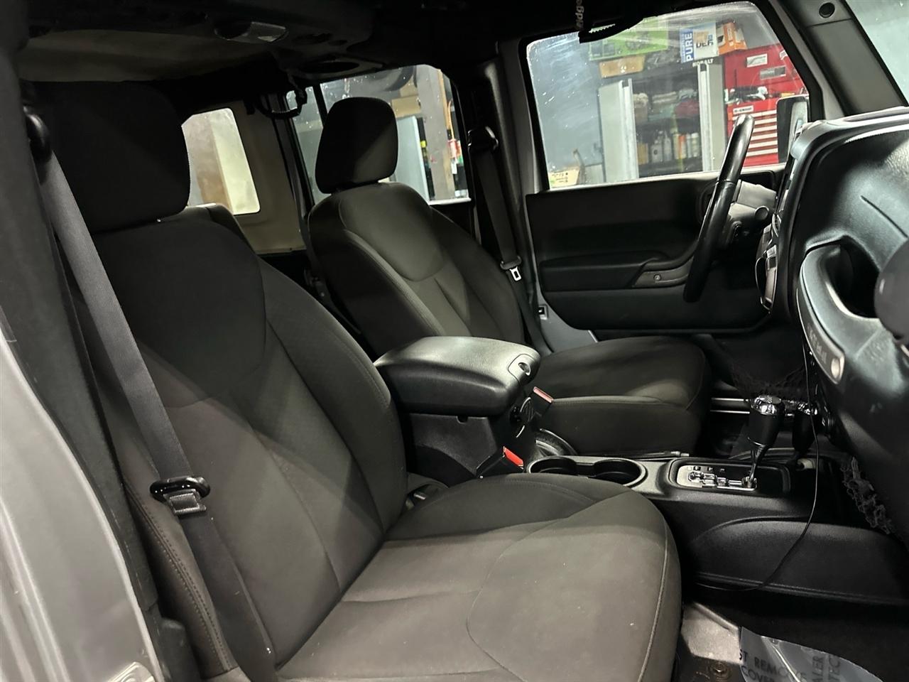 Jeep Wrangler Unlimited 4WD 4dr Sport 2015