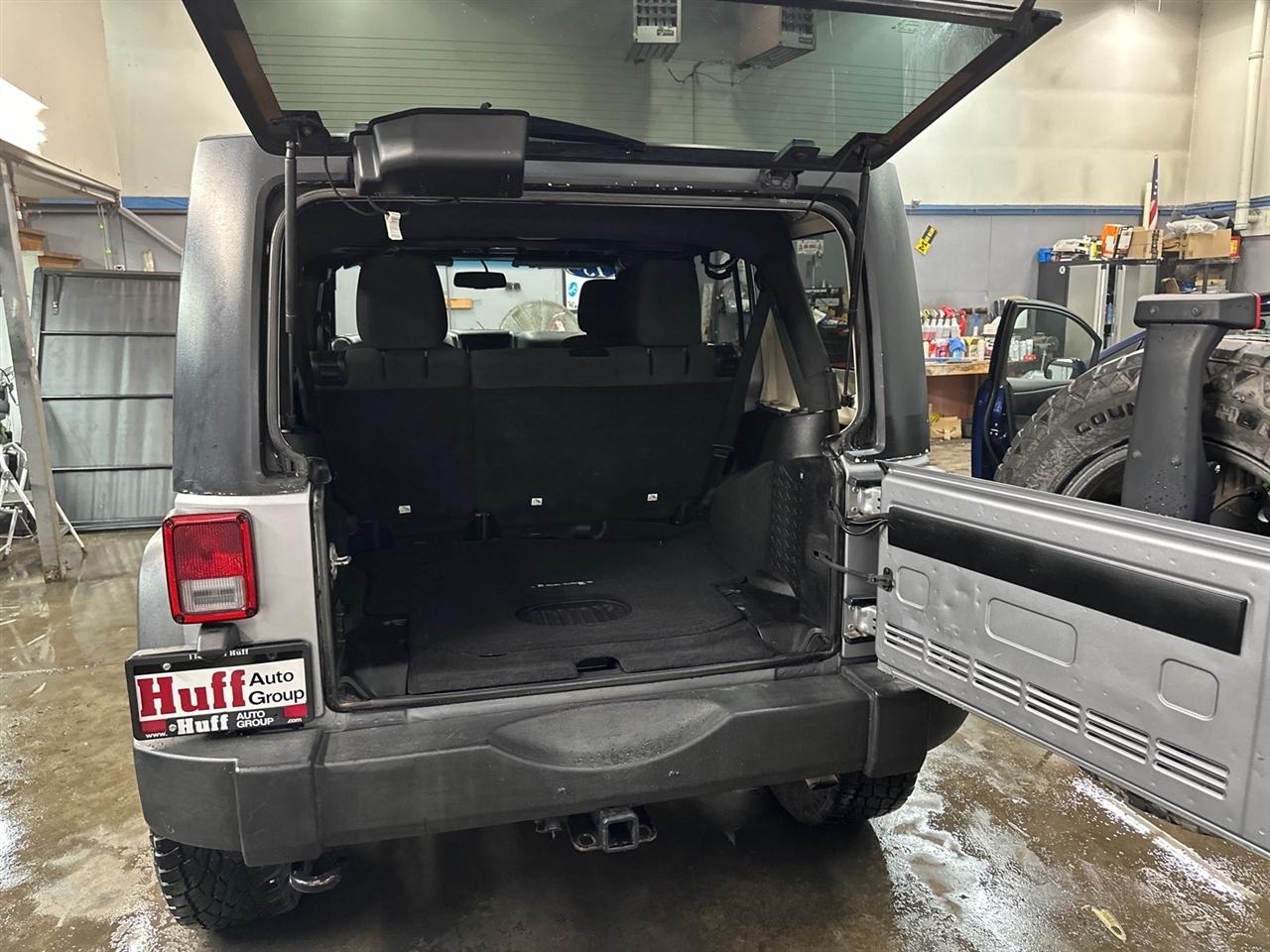 Jeep Wrangler Unlimited 4WD 4dr Sport 2015