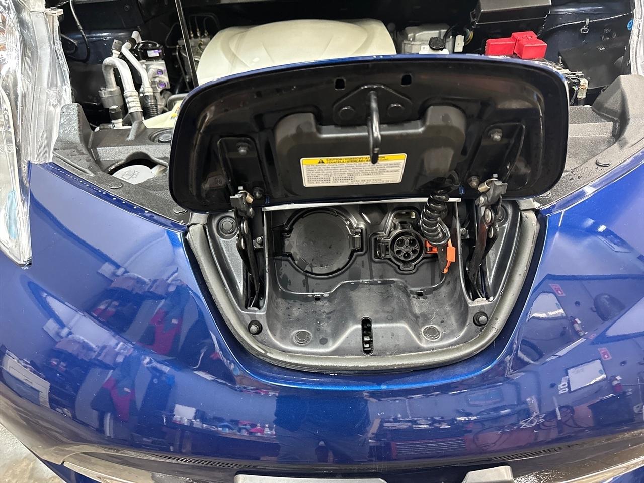 Nissan Leaf SV Hatchback 2017