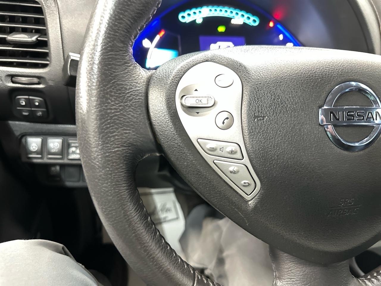 Nissan Leaf SV Hatchback 2017