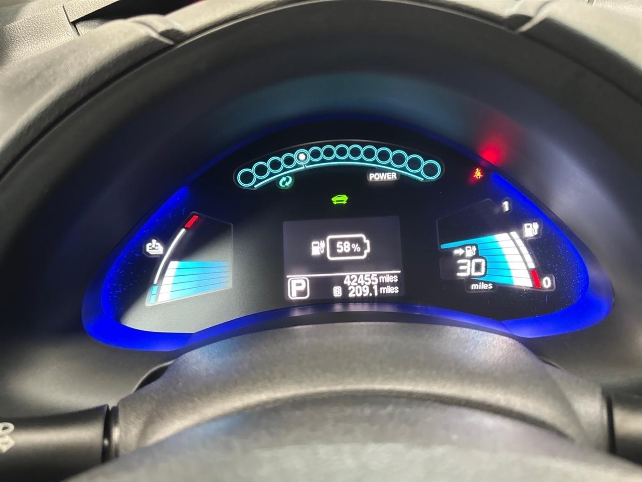 Nissan Leaf SV Hatchback 2017